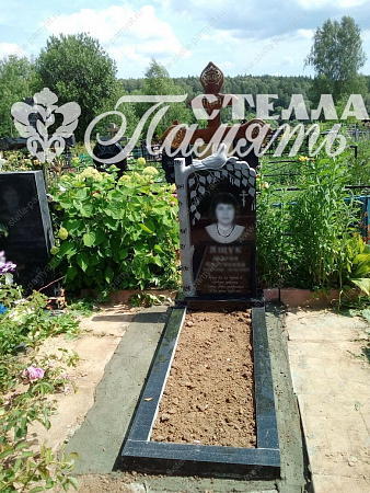 Вертикальный гранитный памятник 1243