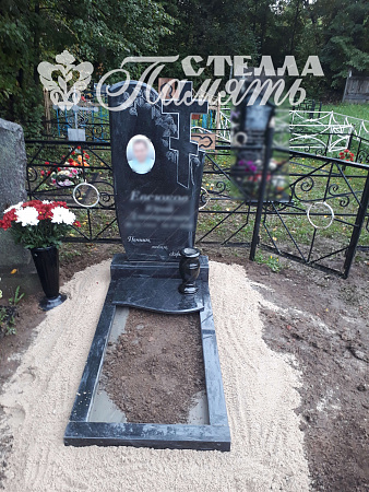Гранитный памятник с крестом 1159