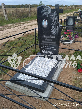Гранитный памятник с крестом 1159