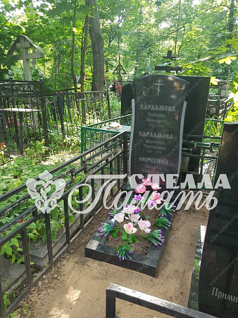 Вертикальный гранитный памятник 1153